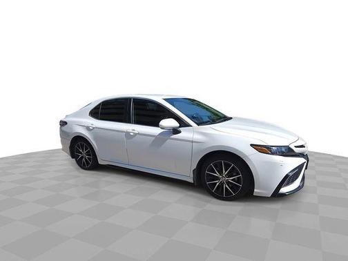 Ice 2024 Toyota Camry SE