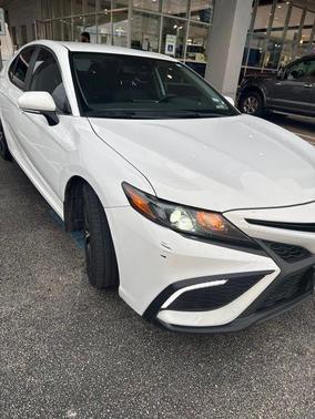 Ice 2024 Toyota Camry SE