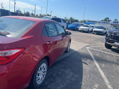 Barcelona Red Metallic 2018 Toyota Corolla LE