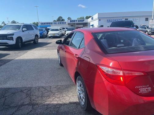 Barcelona Red Metallic 2018 Toyota Corolla LE