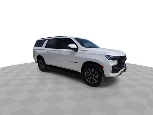Iridescent Pearl Tricoat 2023 Chevrolet Suburban Z71