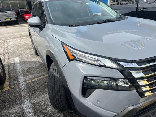 Boulder Gray Metallic 2025 Nissan Rogue SL