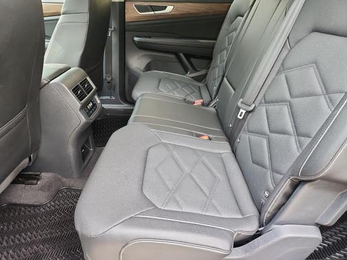 2024 Volkswagen Atlas 2.0T SE