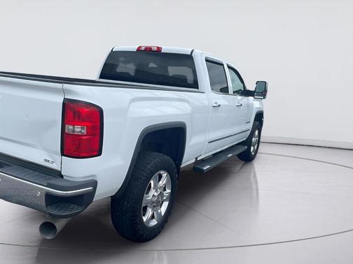 White 2019 GMC Sierra 2500 SLT