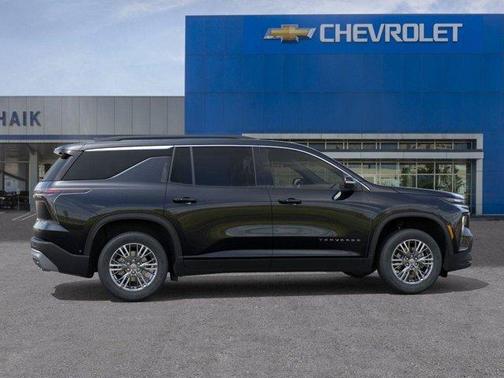 Mosaic Black Metallic 2026 Chevrolet Traverse LT