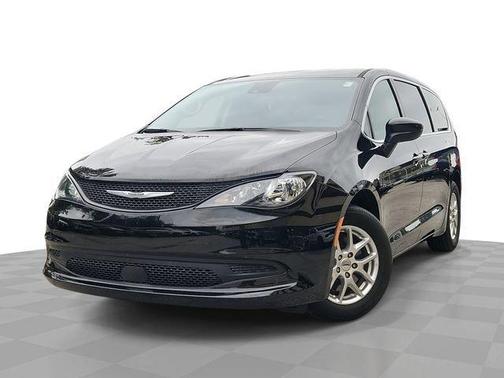 Diamond Black 2024 Chrysler Voyager LX