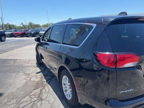 Diamond Black 2024 Chrysler Voyager LX