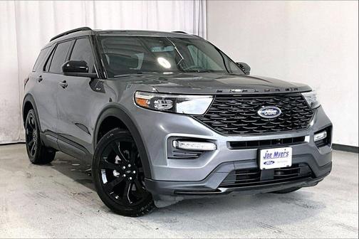 Carbonized Gray Metallic 2023 Ford Explorer ST-Line