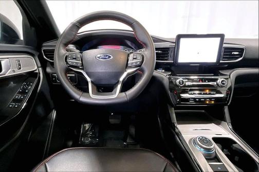 Carbonized Gray Metallic 2023 Ford Explorer ST-Line