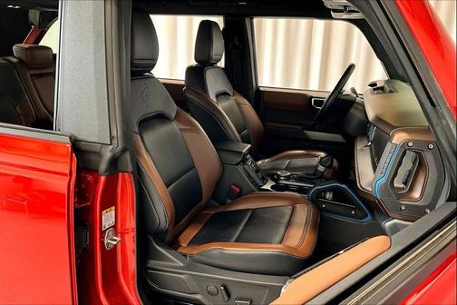 Hot Pepper Red Metallic Tinted Clearcoat 2022 Ford Bronco Outer Banks