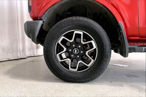 Hot Pepper Red Metallic Tinted Clearcoat 2022 Ford Bronco Outer Banks