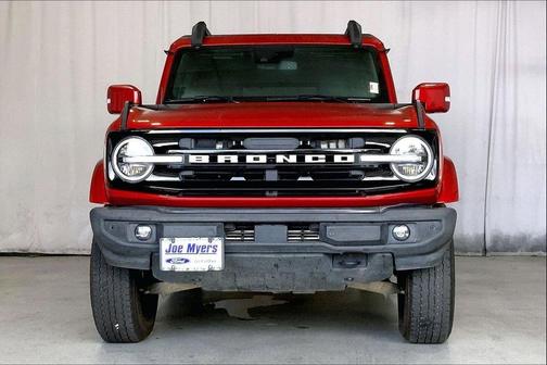 Hot Pepper Red Metallic Tinted Clearcoat 2022 Ford Bronco Outer Banks