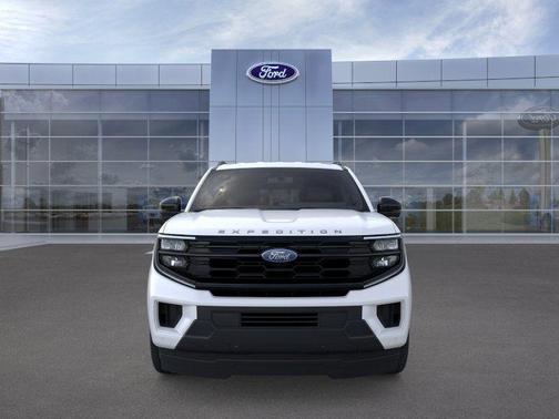 Star White Metallic Tri-Coat 2026 Ford Expedition Active