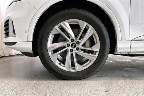 2021 Audi Q7 45 Premium Plus