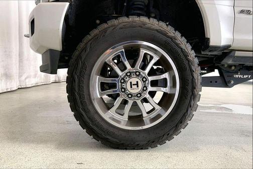 White Platinum 2018 Ford F-250 Platinum