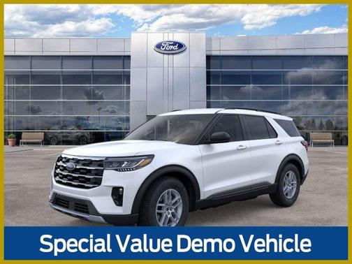 Star White Metallic Tri-Coat 2026 Ford Explorer Active