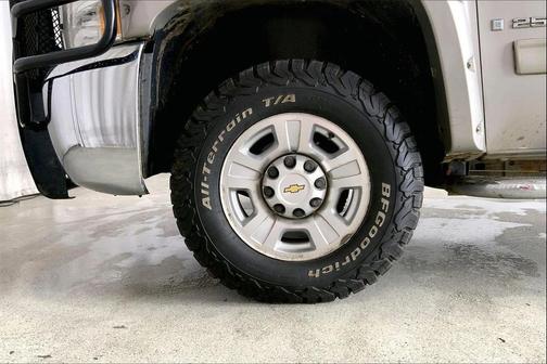 2009 Chevrolet Silverado 2500 LT Crew Cab