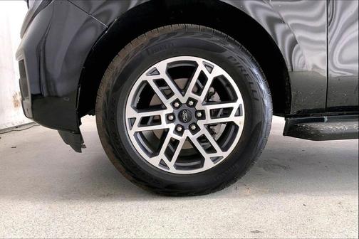 Agate Black Metallic 2025 Ford Expedition Max Active 4x4