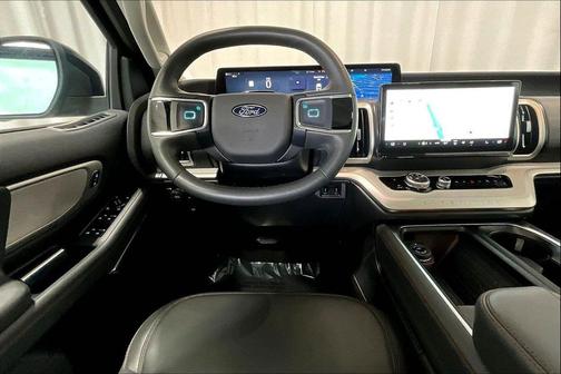 Agate Black Metallic 2025 Ford Expedition Max Active 4x4