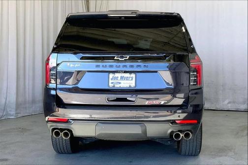 2025 Chevrolet Suburban RST