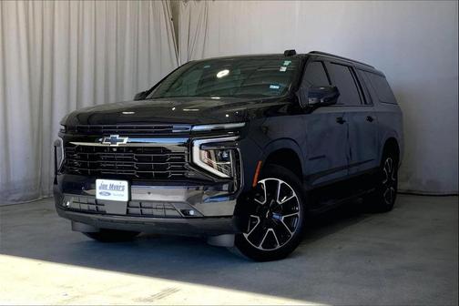 2025 Chevrolet Suburban RST