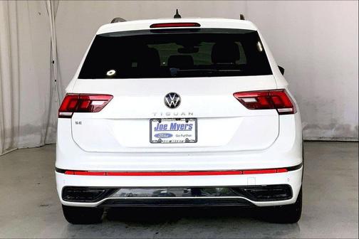 Opal White Pearl 2023 Volkswagen Tiguan 2.0T SE R-Line Black