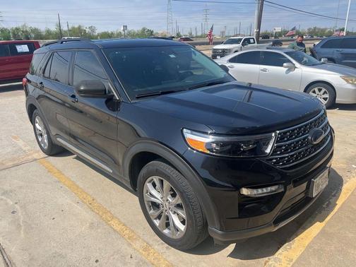 Agate Black Metallic 2023 Ford Explorer XLT