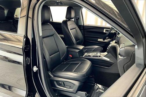 Agate Black Metallic 2023 Ford Explorer XLT