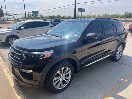Agate Black Metallic 2023 Ford Explorer XLT