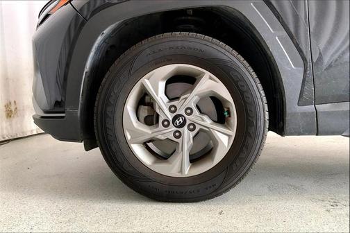 2023 Hyundai TUCSON SE