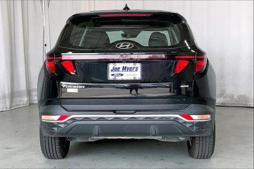 2023 Hyundai TUCSON SE