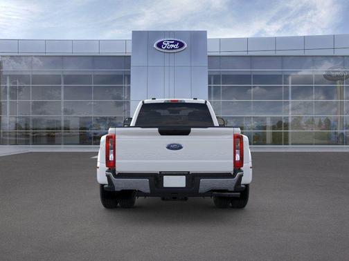 Oxford White 2026 Ford F-350 XLT