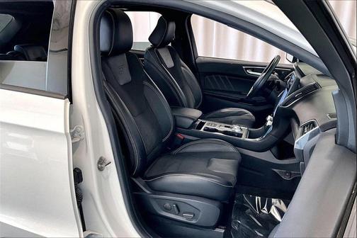 2021 Ford Edge ST