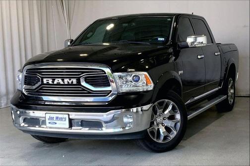 Brilliant Black Crystal Pearlcoat 2018 RAM 1500 Longhorn