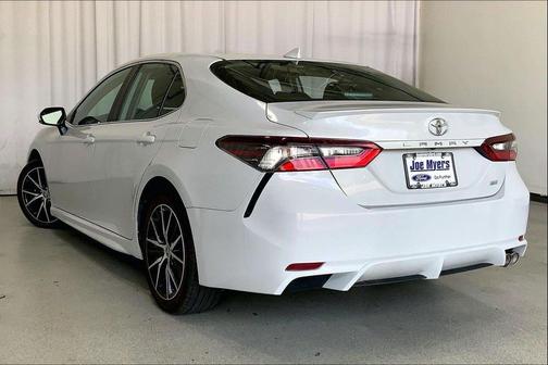 Ice 2024 Toyota Camry SE