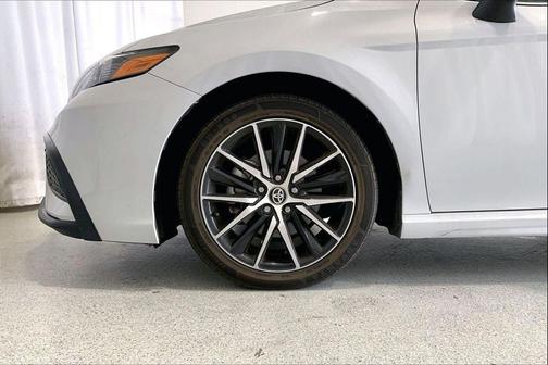 Ice 2024 Toyota Camry SE