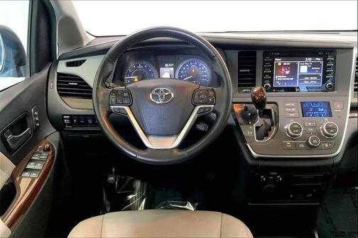 2019 Toyota Sienna Limited