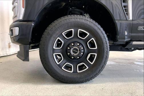Agate Black Metallic 2024 Ford F-350 Platinum