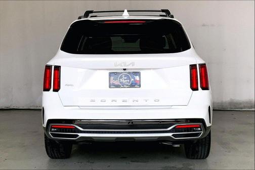 Glacial White Pearl 2022 Kia Sorento SX