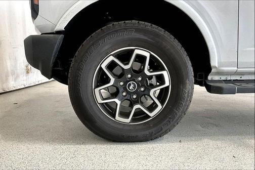 Oxford White 2024 Ford Bronco Outer Banks