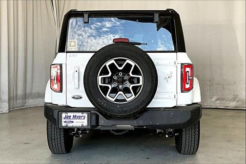 Oxford White 2024 Ford Bronco Outer Banks