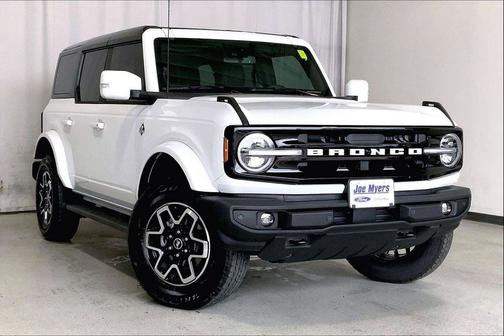 Oxford White 2024 Ford Bronco Outer Banks