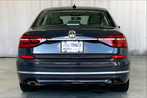 2017 Volkswagen Passat 1.8T R-Line w/Comfort