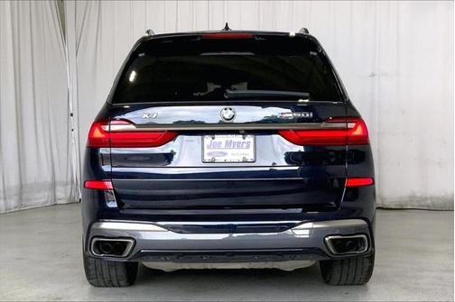 2022 BMW X7 M50i