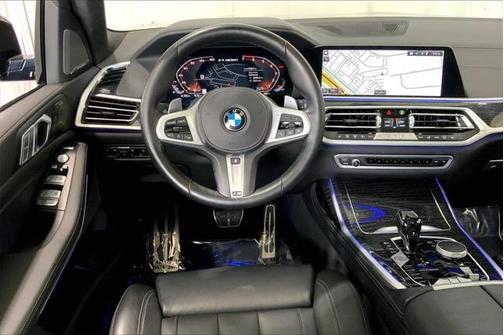 2022 BMW X7 M50i