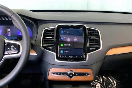 2024 Volvo XC90 B6 Plus Bright Theme 7-Seater