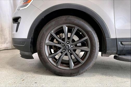 Magnetic Metallic 2019 Ford Explorer XLT