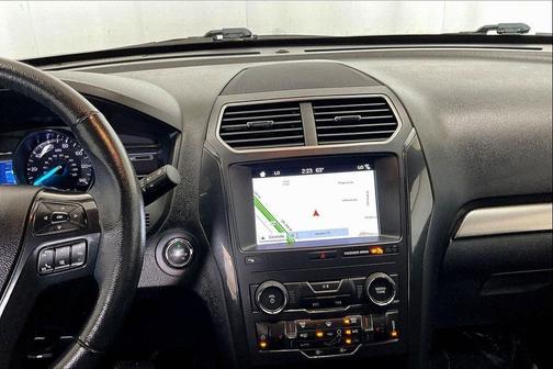 Magnetic Metallic 2019 Ford Explorer XLT