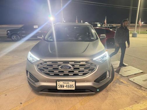 2022 Ford Edge Titanium