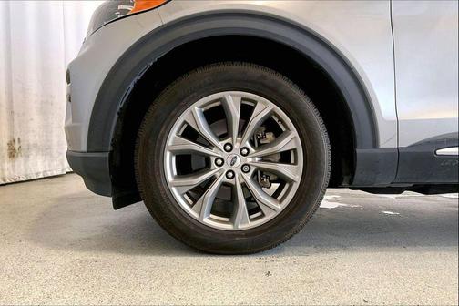 Iconic Silver Metallic 2021 Ford Explorer Limited